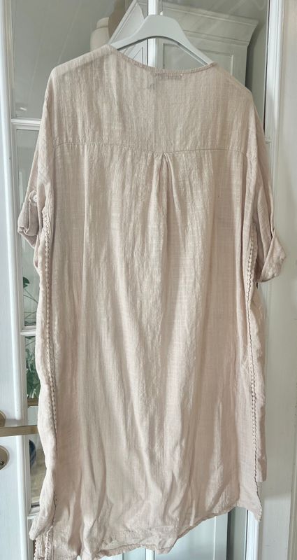 Mila Kjole Beige